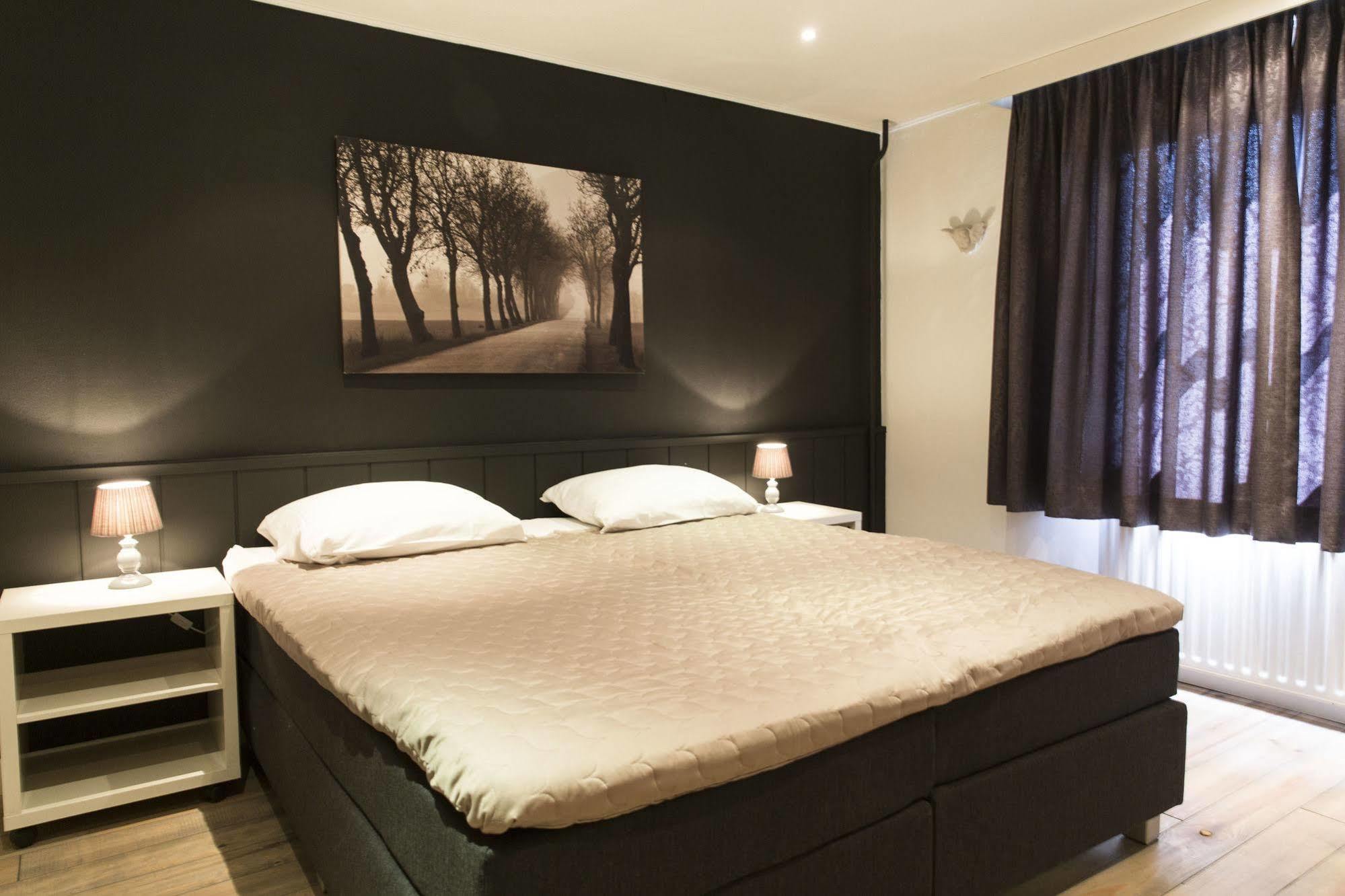 Hotel Brasserie Den Engel Baarle-Nassau Exteriör bild